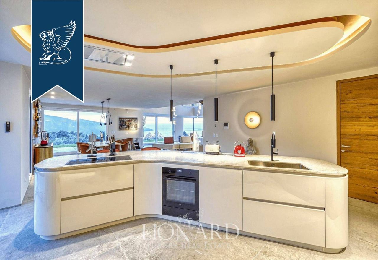 Вилла в Брешии, Италия, 400 м² - фото 9