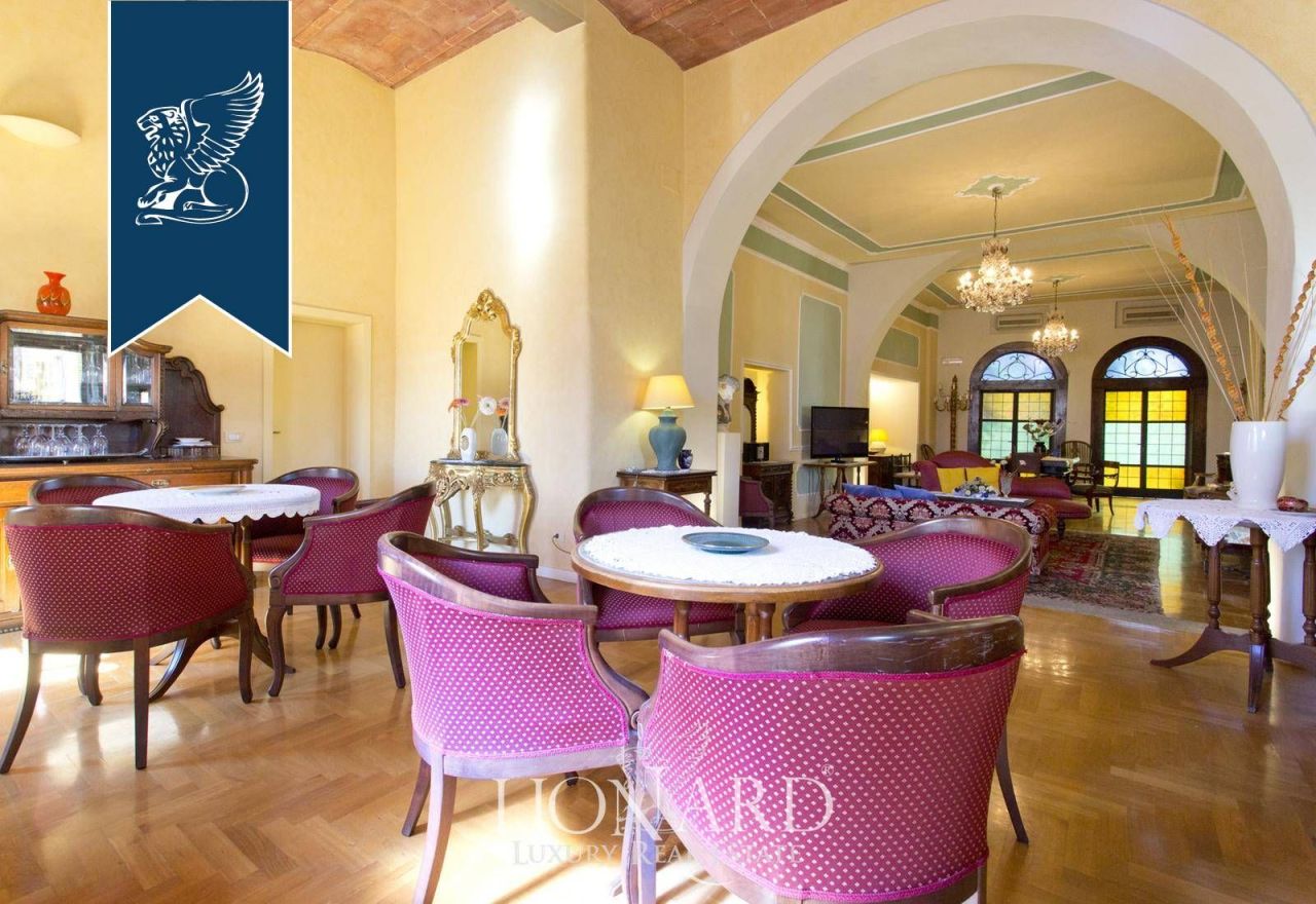 Отель, гостиница в Пьегаро, Италия, 3 650 м² - фото 11