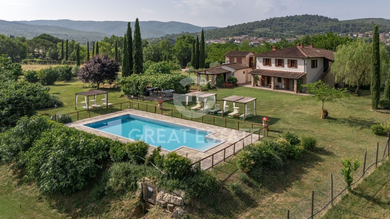 Дом Laterina Pergine Valdarno, Италия, 435 м² - фото 1