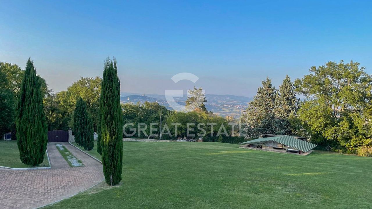 Дом в Тоди, Италия, 334.2 м² - фото 5