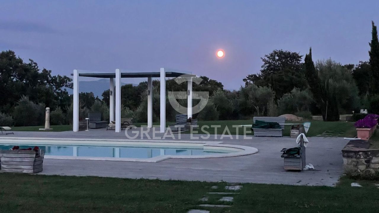 Дом в Тоди, Италия, 334.2 м² - фото 9