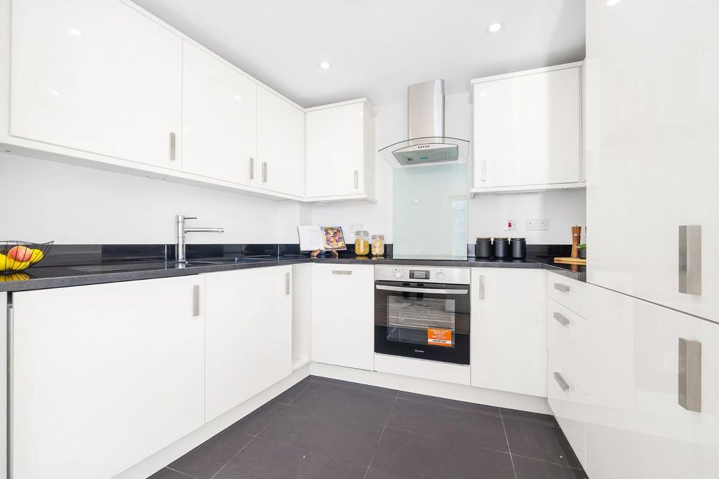 Квартира в Лондоне, Великобритания, 49 м² - фото 11