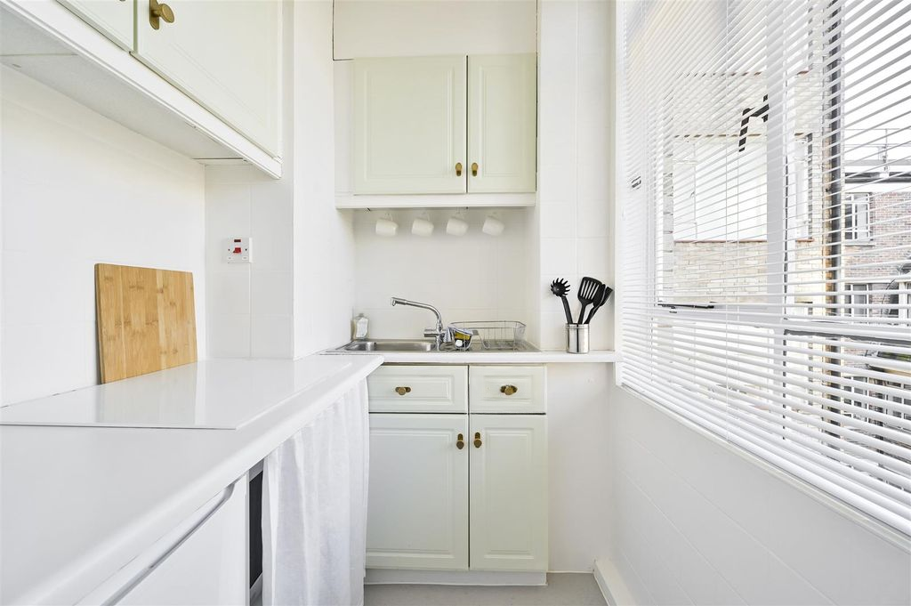 Квартира в Лондоне, Великобритания, 27 м² - фото 15