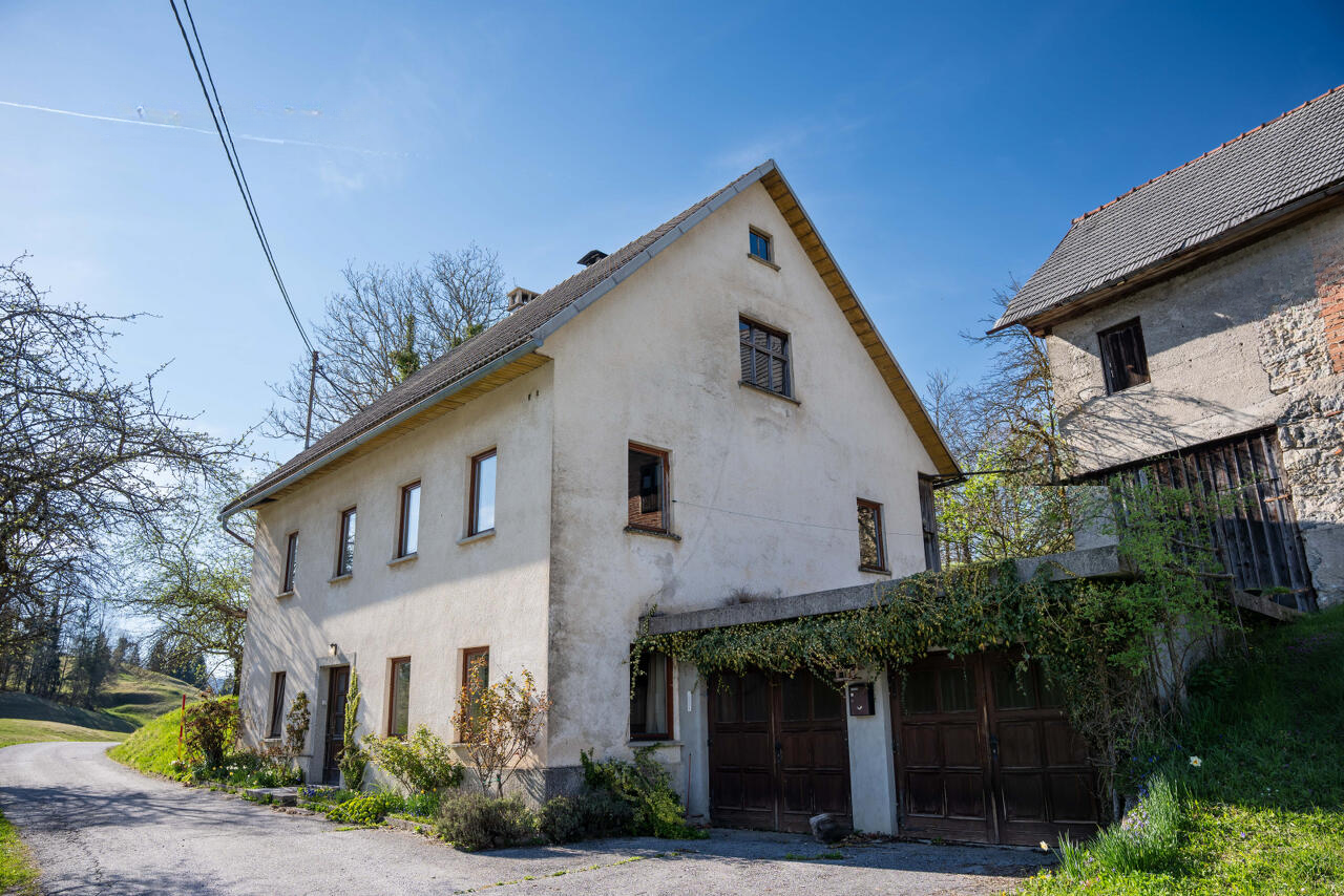 Ферма в Идрии, Словения, 173 976 м² - фото 1