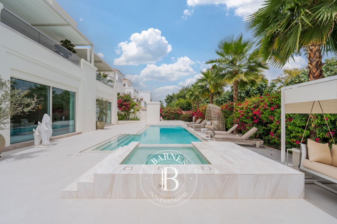 Вилла в Дубае, ОАЭ, 1 531.8 м² - фото 2