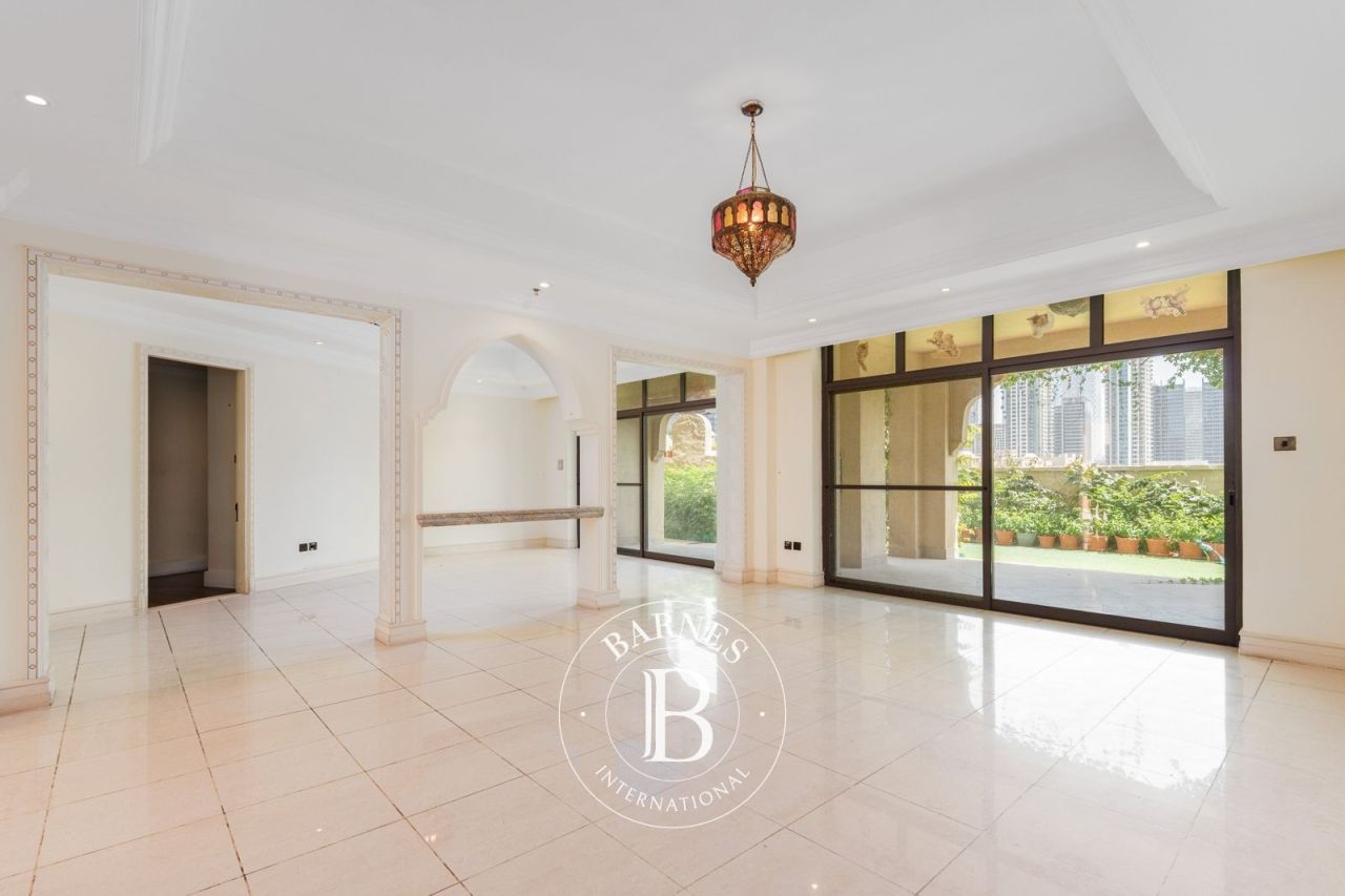 Квартира в Дубае, ОАЭ, 300 м² - фото 2