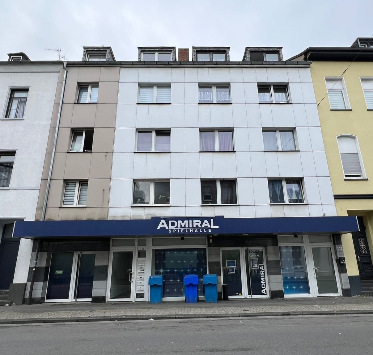 Доходный дом в Крефельде, Германия, 860.88 м² - фото 1