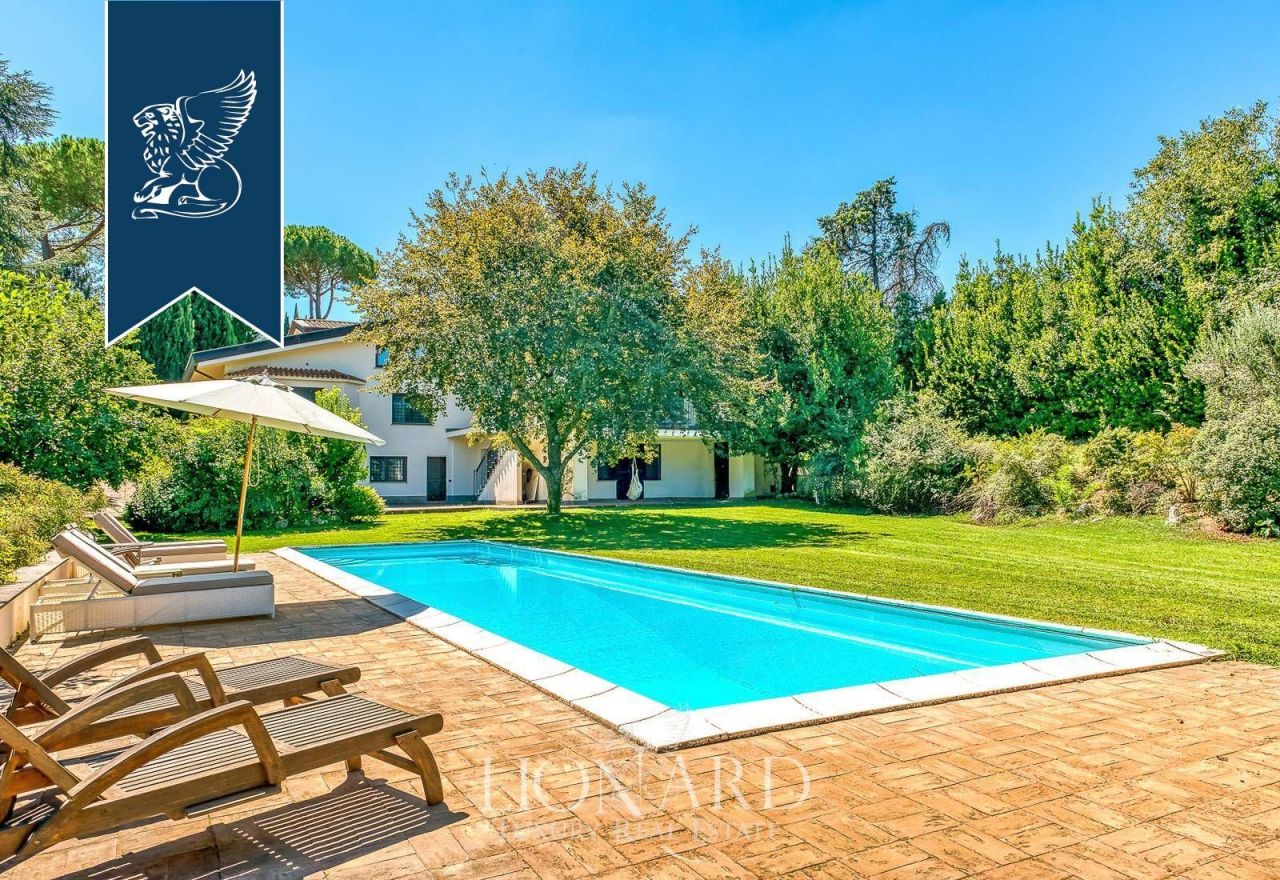 Вилла в Риме, Италия, 850 м² - фото 1