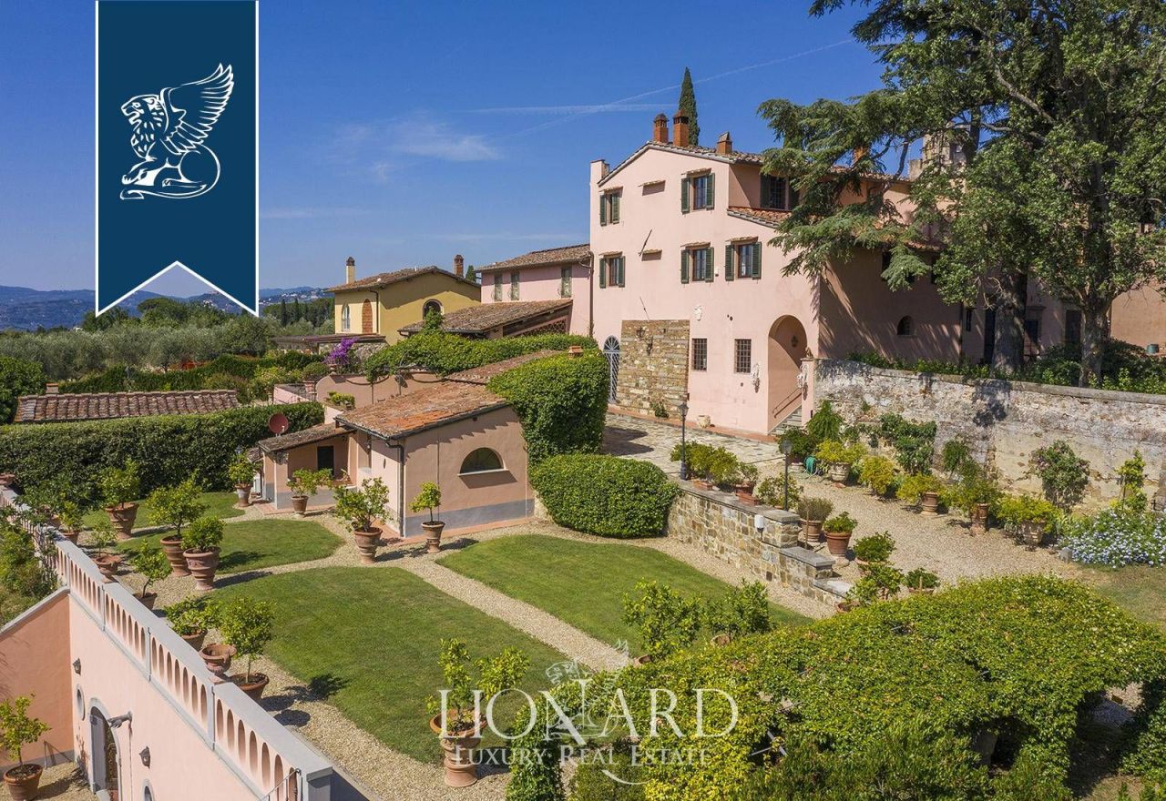 Вилла во Флоренции, Италия, 450 м² - фото 19