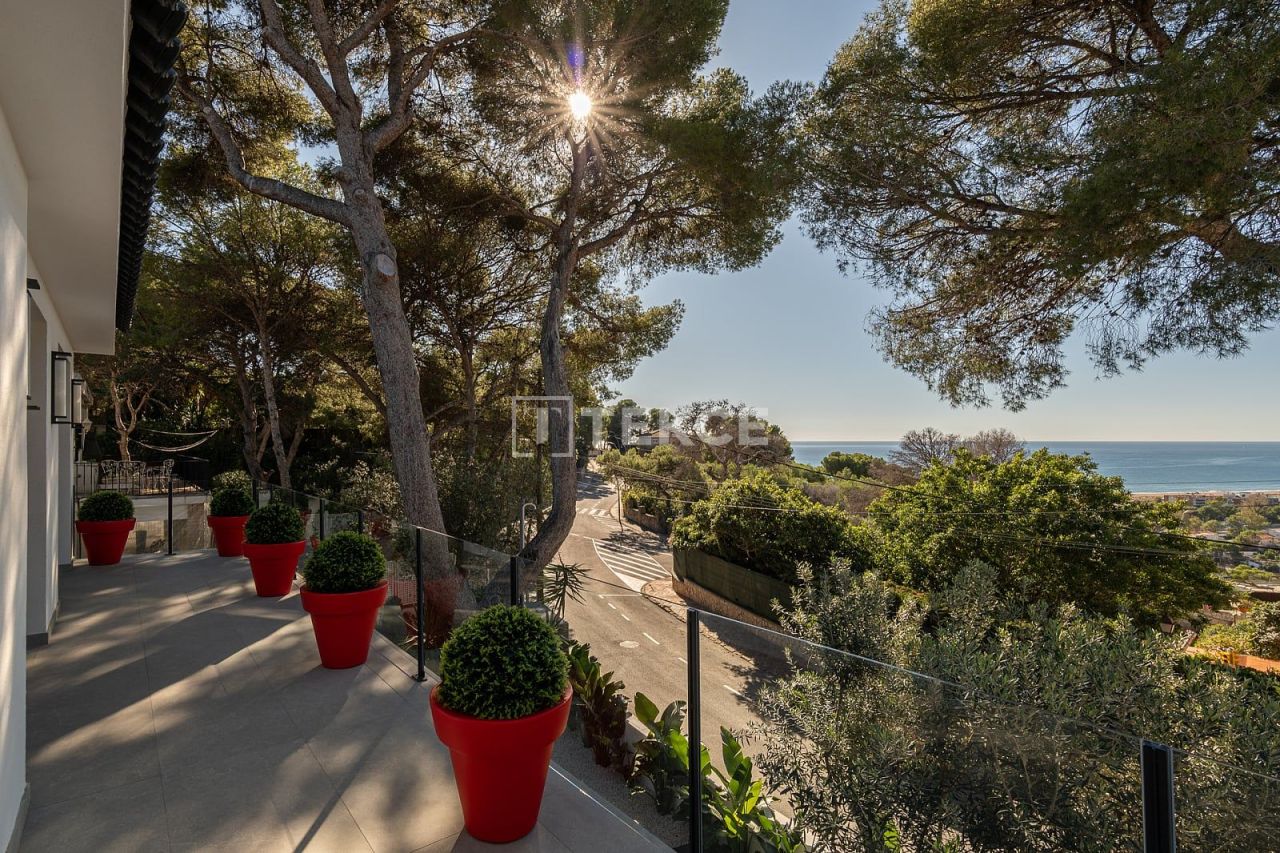 Вилла в Кастельдефельсе, Испания, 331 м² - фото 7