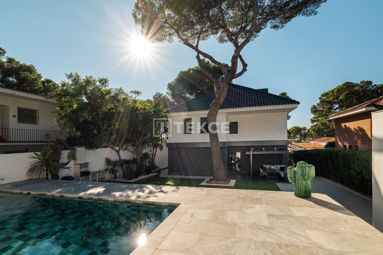 Вилла в Кастельдефельсе, Испания, 331 м² - фото 8