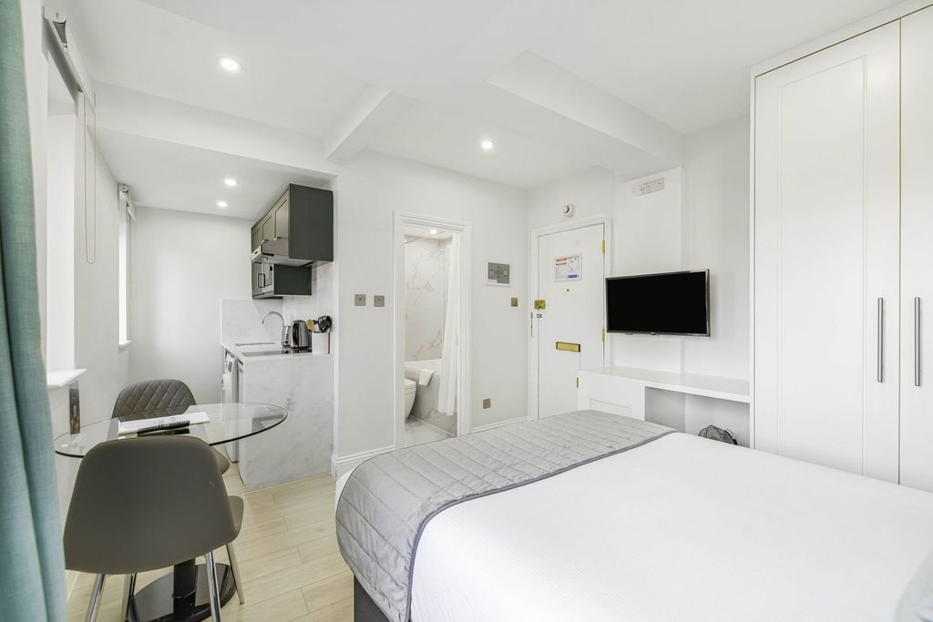 Квартира в Лондоне, Великобритания, 18 м² - фото 14