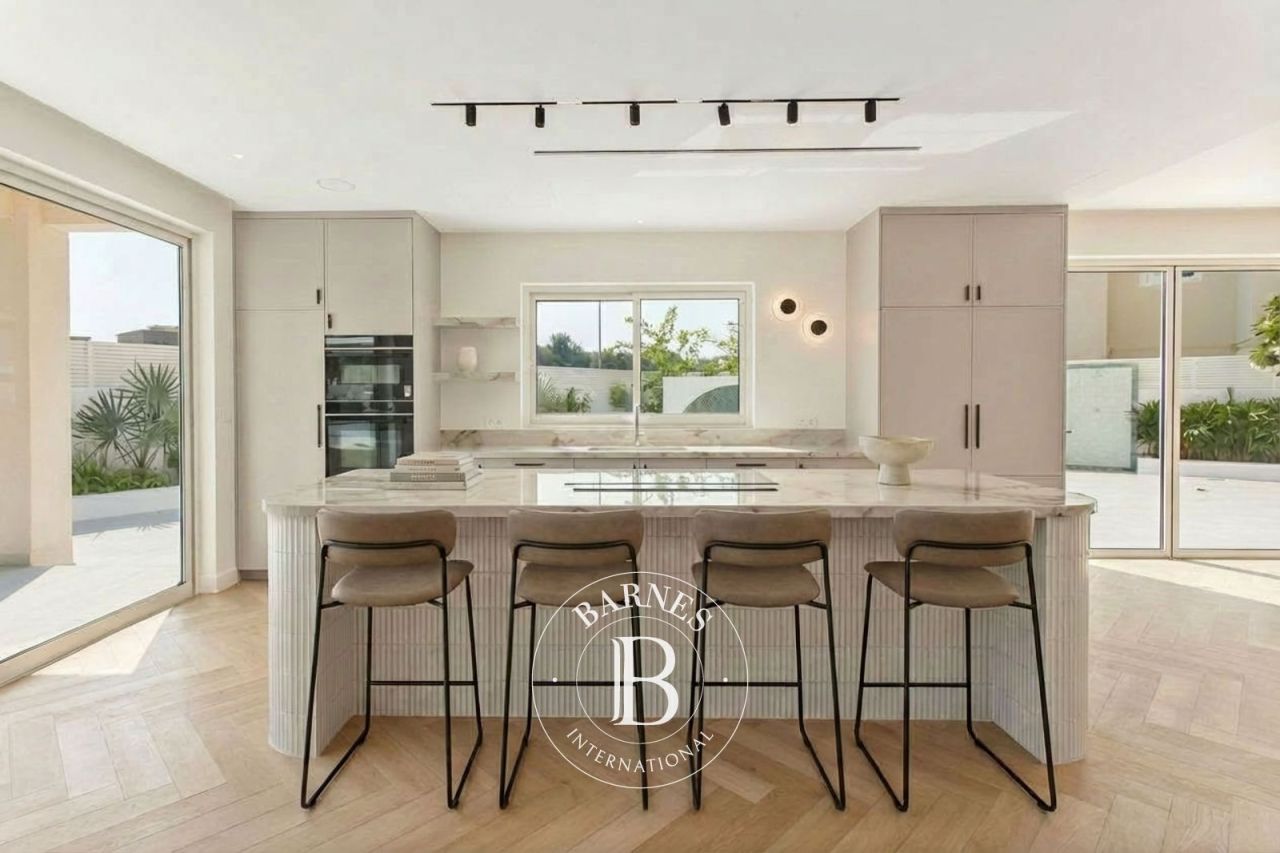 Вилла в Дубае, ОАЭ, 390.2 м² - фото 7