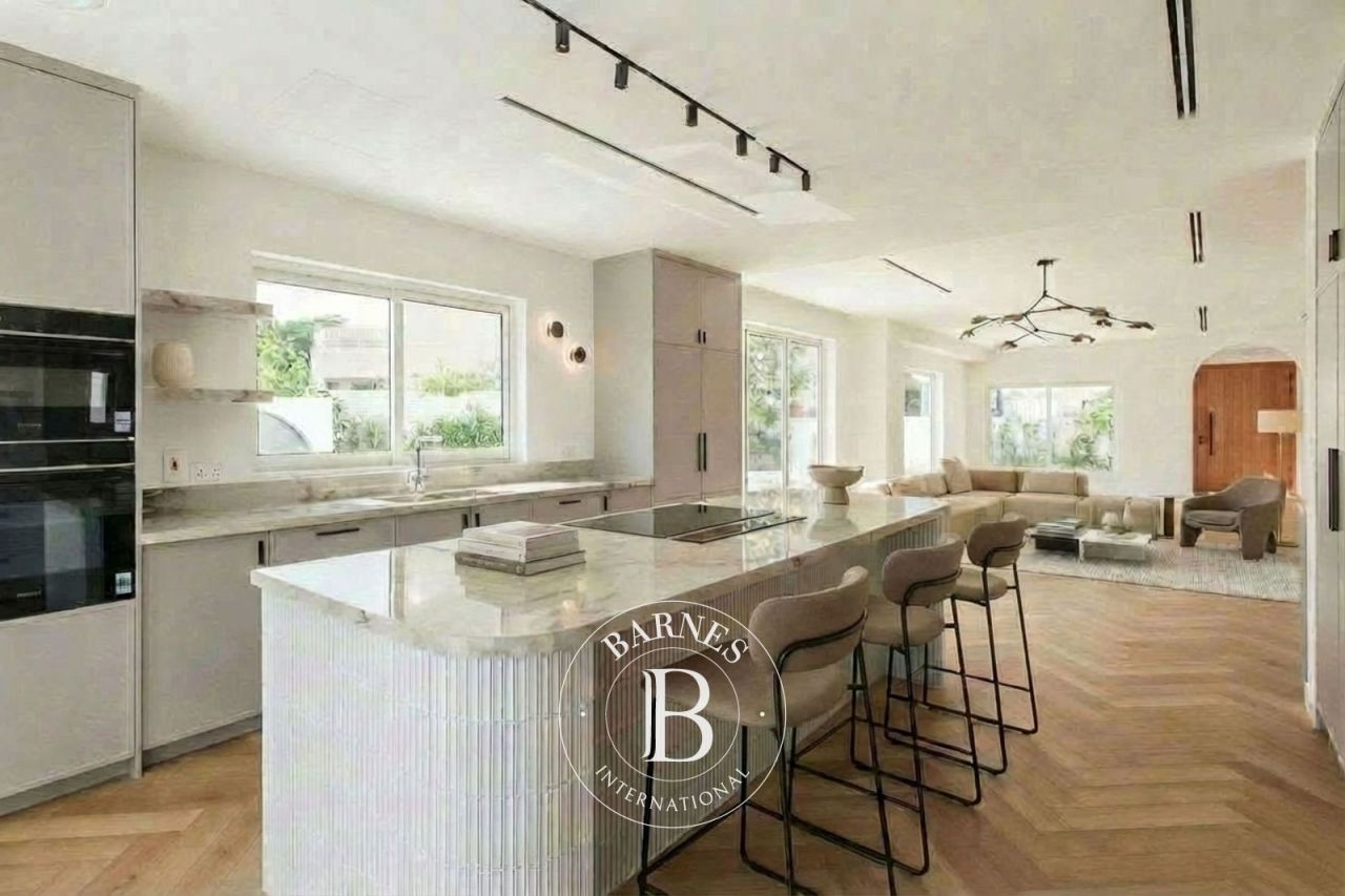 Вилла в Дубае, ОАЭ, 390.2 м² - фото 8