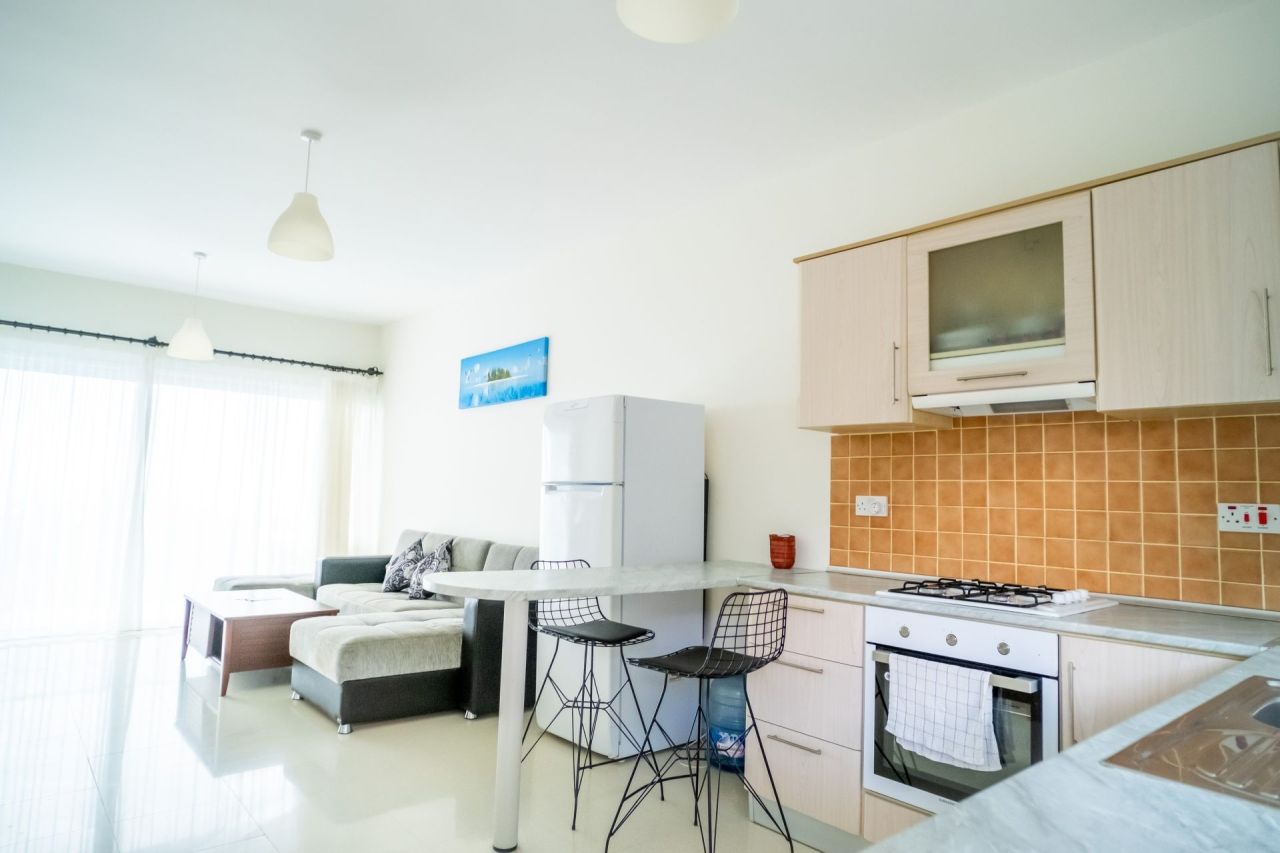 Апартаменты в Кирении, Кипр, 78 м² - фото 1