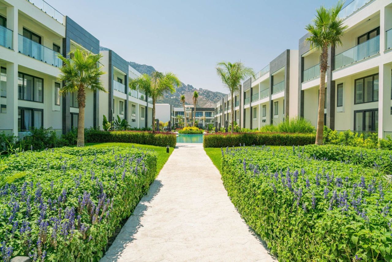 Апартаменты в Кирении, Кипр, 47.8 м² - фото 1