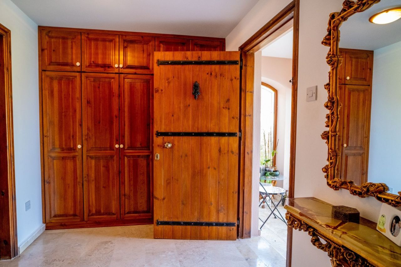 Вилла в Алсанджаке, Кипр, 220 м² - фото 8