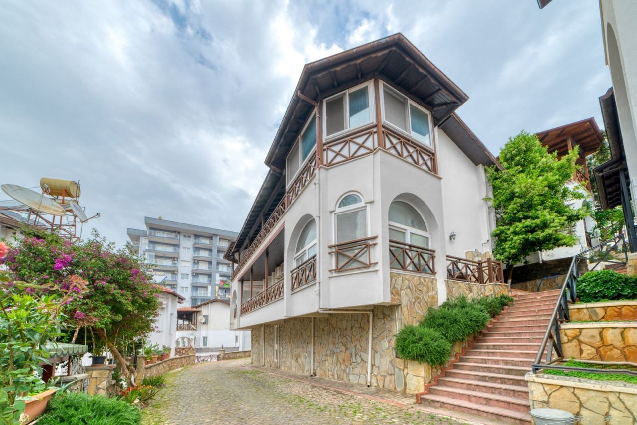 Вилла в Алании, Турция, 420 м² - фото 1