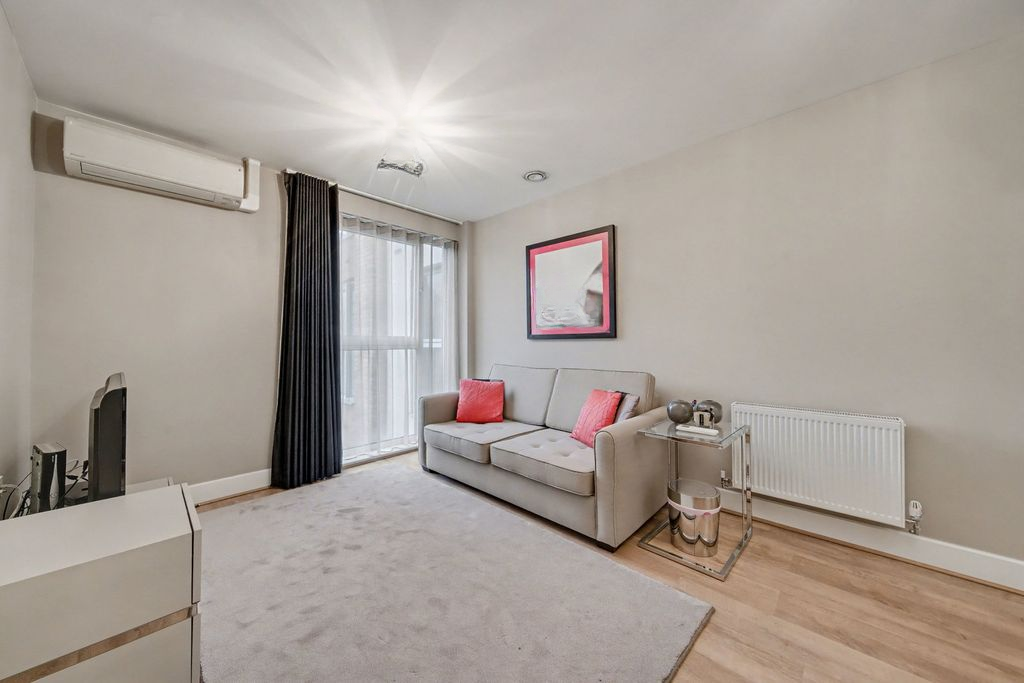 Квартира в Лондоне, Великобритания, 48 м² - фото 1