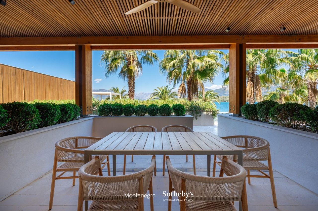 Апартаменты в Тивате, Черногория, 300 м² - фото 1