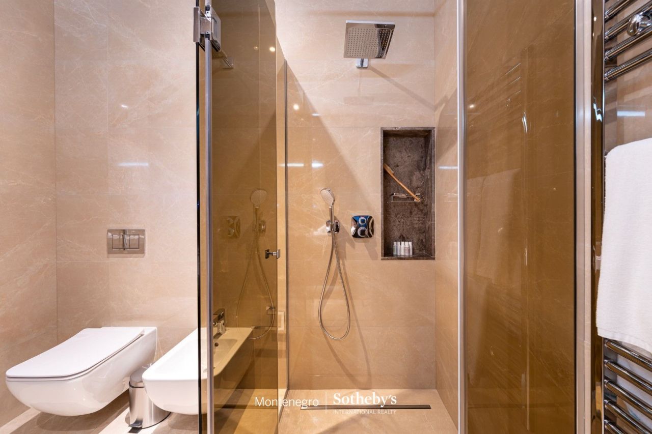 Апартаменты в Тивате, Черногория, 300 м² - фото 15