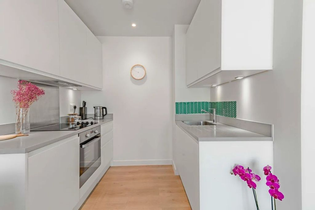 Квартира в Лондоне, Великобритания, 40 м² - фото 17