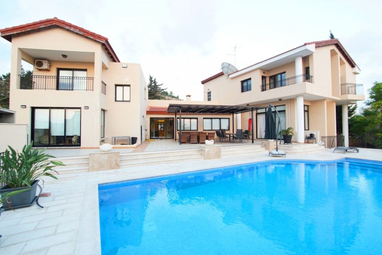 Вилла в Пафосе, Кипр, 380 м² - фото 1