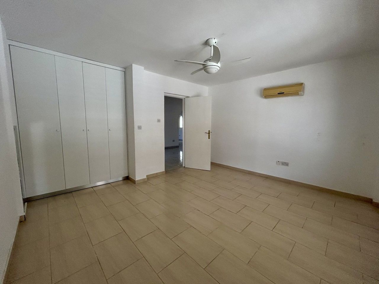 Бунгало в Пафосе, Кипр, 700 м² - фото 14