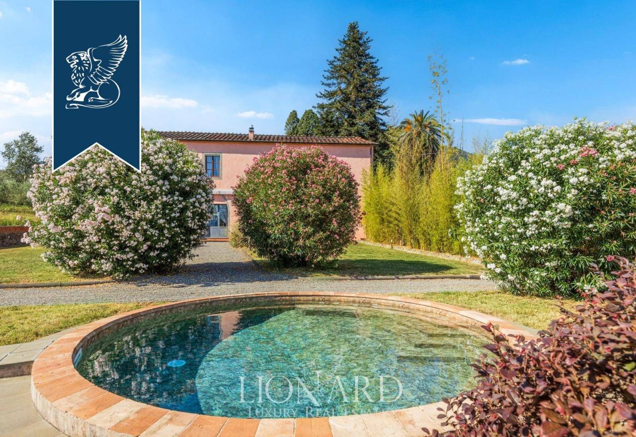 Вилла в Капаннори, Италия, 3 200 м² - фото 8