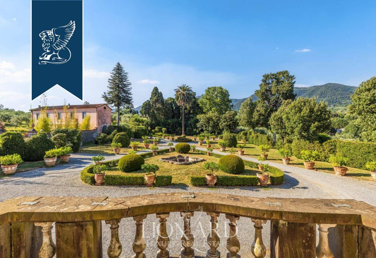 Вилла в Капаннори, Италия, 3 200 м² - фото 12