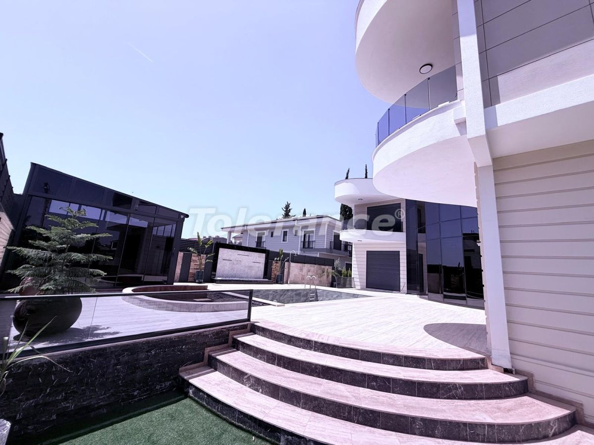 Вилла в Анталии, Турция, 600 м² - фото 2