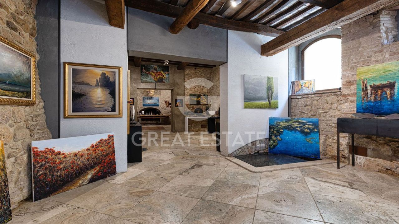 Апартаменты в Монтепульчано, Италия, 405 м² - фото 2