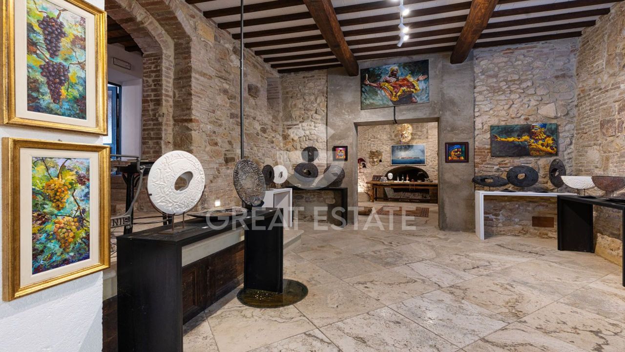 Апартаменты в Монтепульчано, Италия, 405 м² - фото 5