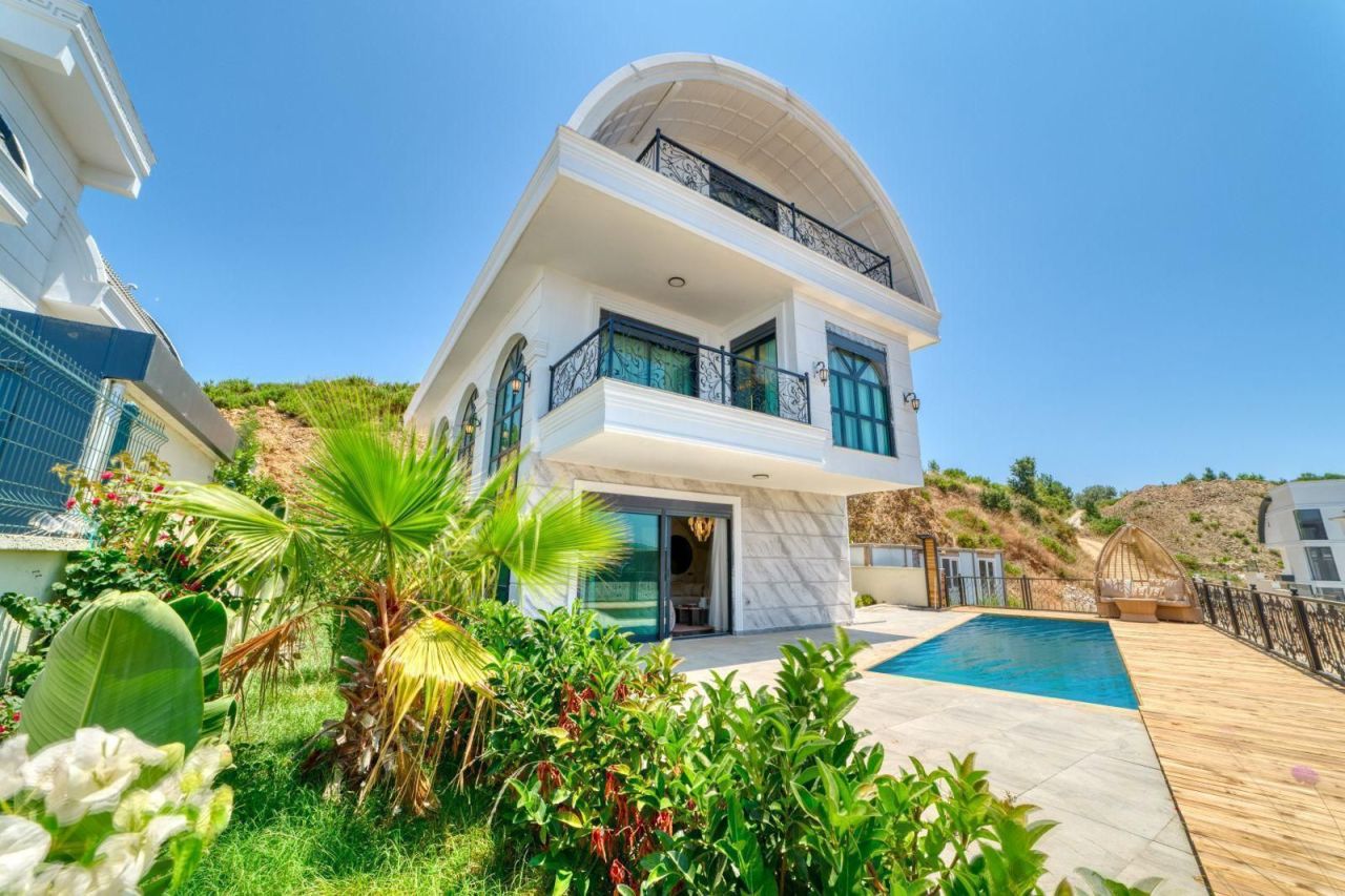 Вилла в Алании, Турция, 315 м² - фото 1