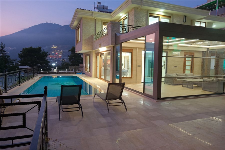 Вилла в Алании, Турция, 280 м² - фото 2