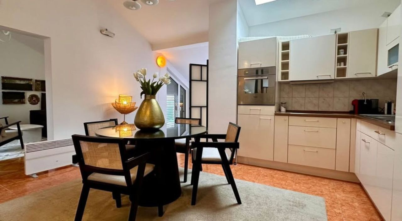 Апартаменты в Доброте, Черногория, 97 м² - фото 1