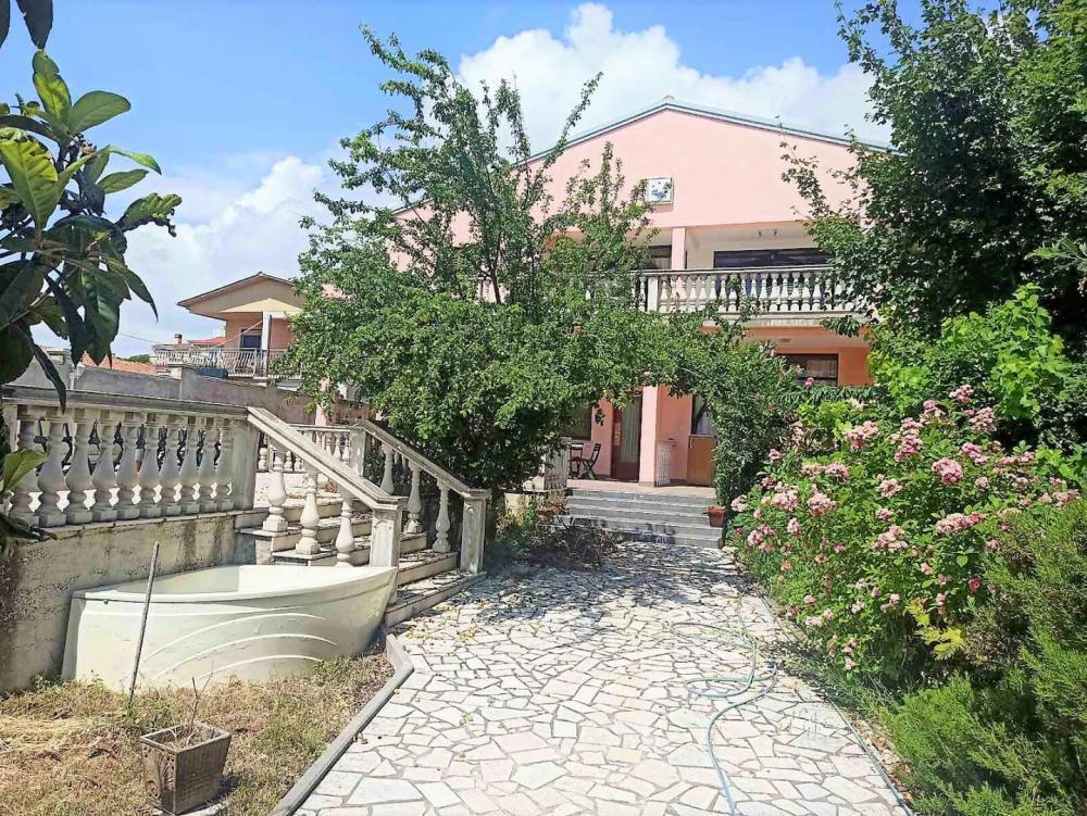 Отель, гостиница в Медулине, Хорватия, 620 м² - фото 1