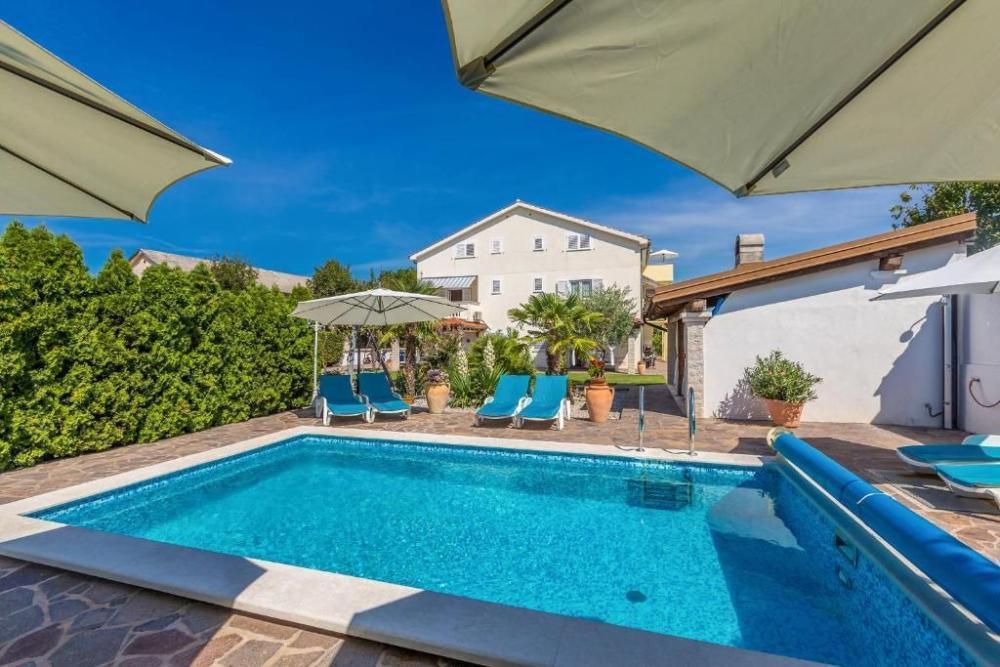 Отель, гостиница в Малинска-Дубашнице, Хорватия, 681 м² - фото 2