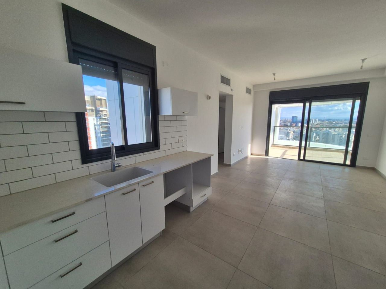 Апартаменты в Бат-Яме, Израиль, 80 м² - фото 1