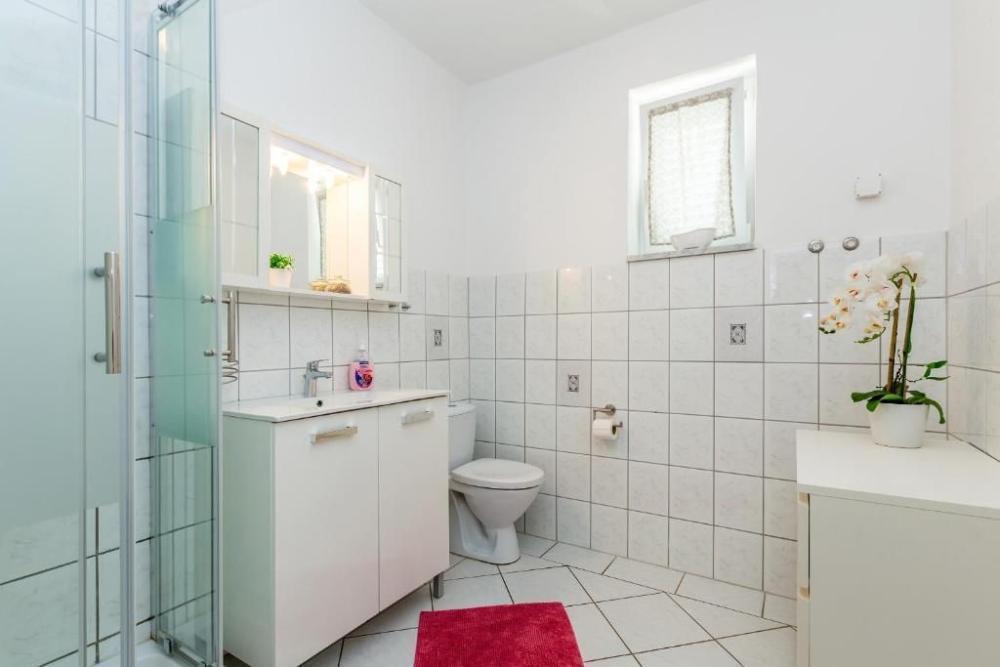 Отель, гостиница в Малинска-Дубашнице, Хорватия, 681 м² - фото 19