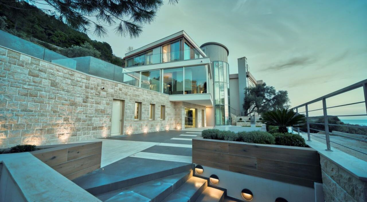 Вилла в Режевичах, Черногория, 750 м² - фото 2