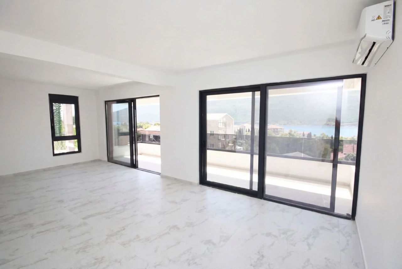 Квартира в Херцег-Нови, Черногория, 100 м² - фото 4