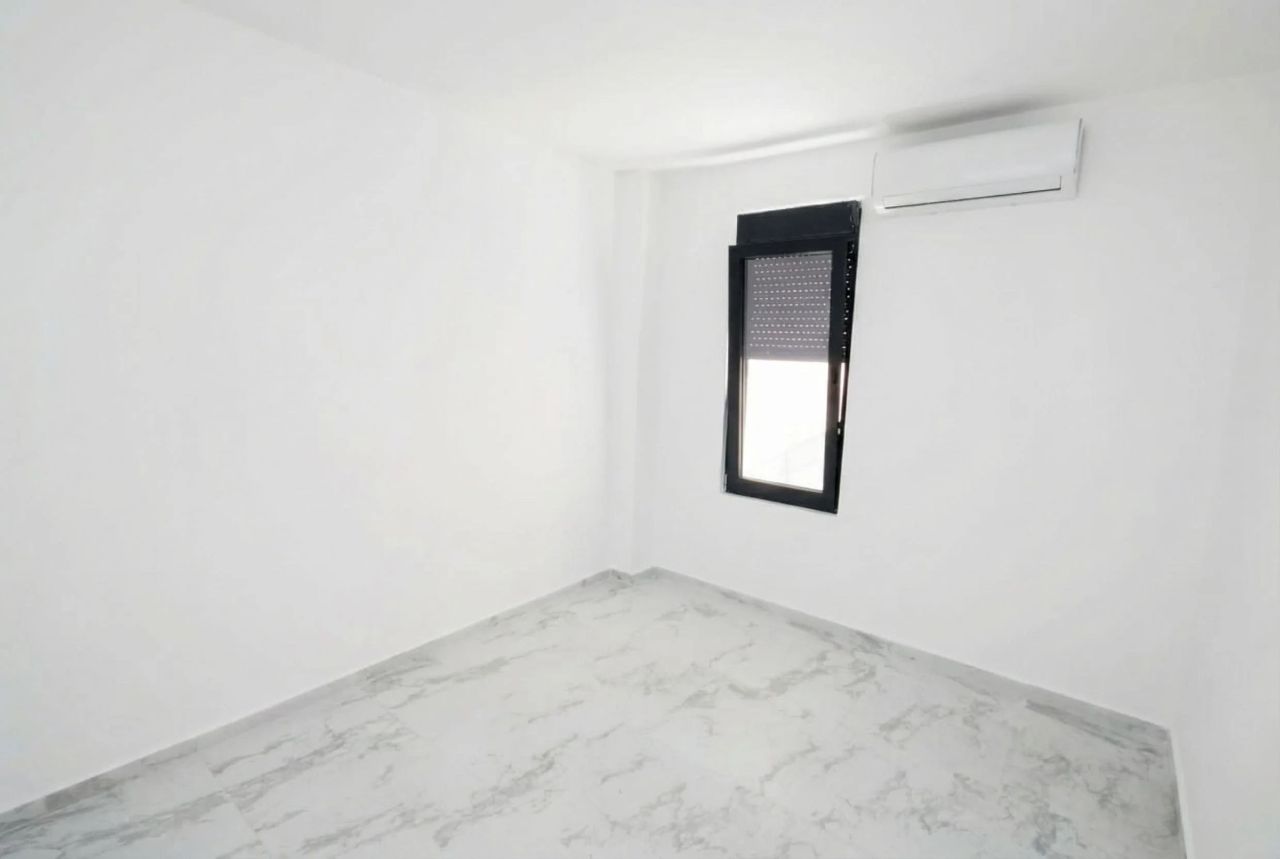 Квартира в Херцег-Нови, Черногория, 100 м² - фото 5