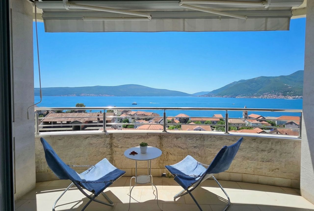 Квартира в Тивате, Черногория, 90 м² - фото 2