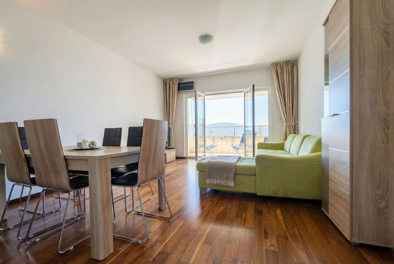 Квартира в Тивате, Черногория, 90 м² - фото 9