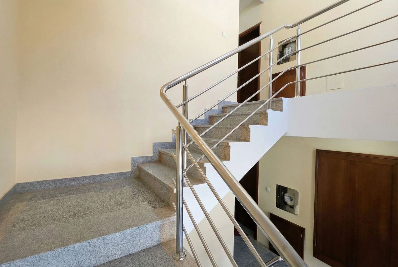 Квартира в Тивате, Черногория, 90 м² - фото 18