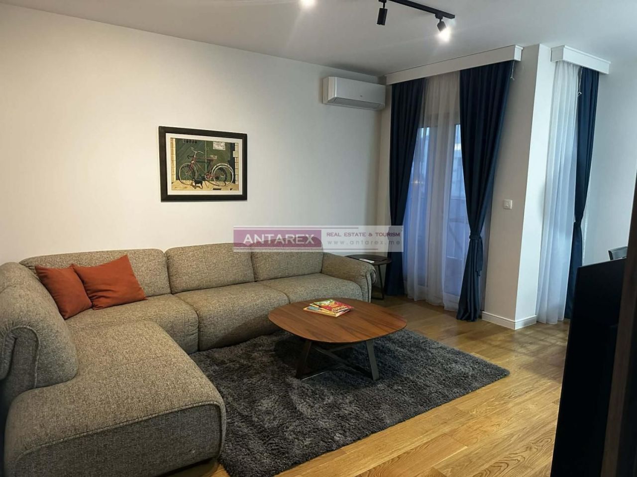 Апартаменты в Баре, Черногория, 69 м² - фото 1