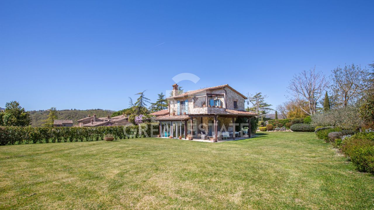 Дом в Тоди, Италия, 133 м² - фото 2