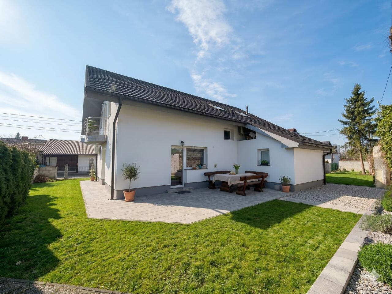 Дом в Любляне, Словения, 135 м² - фото 1