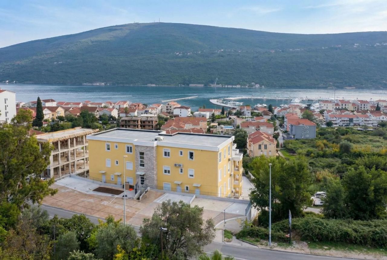 Дом в Херцег-Нови, Черногория, 269 м² - фото 2